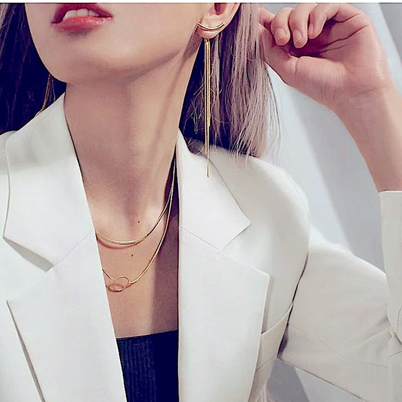 👑 New Gold Dangle Earrings 👑 - Picture 2 of 7